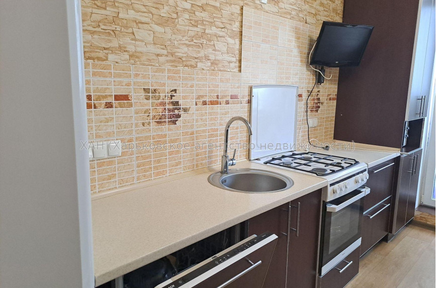 Продам квартиру, Зубарева Александра ул. , 1 кім., 42.70 м², евроремонт 