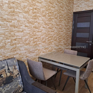 Продам квартиру, Зубарева Александра ул. , 1 кім., 42.70 м², евроремонт 