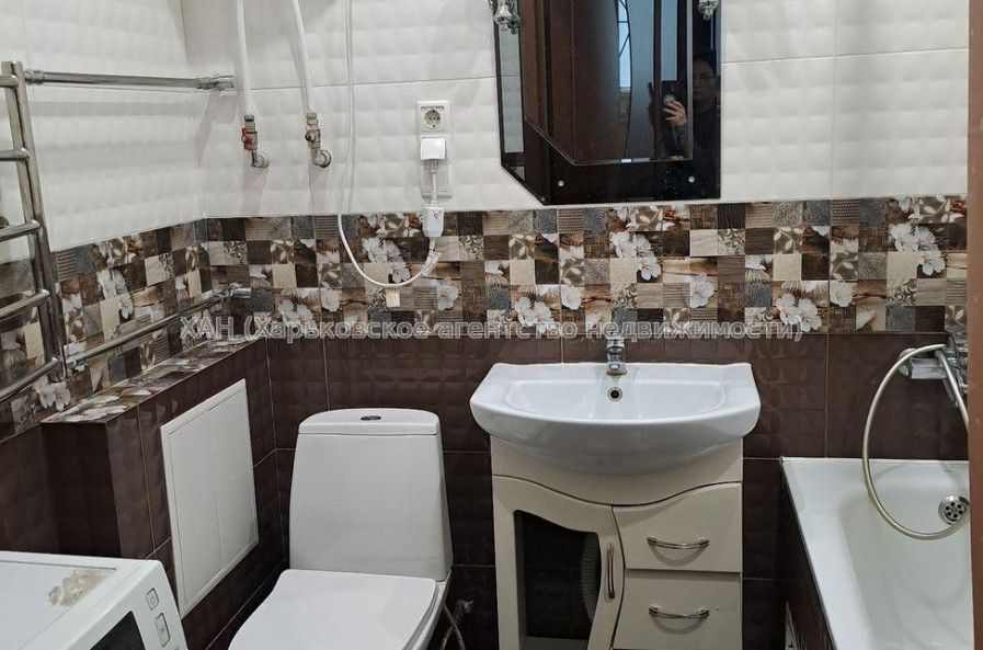 Продам квартиру, Зубарева Александра ул. , 1 кім., 42.70 м², евроремонт 