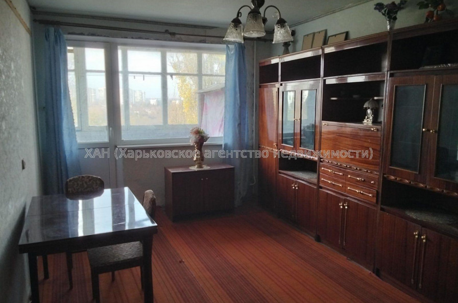 Продам квартиру, Владислава Зубенко ул. , 2  ком., 55 м², советский ремонт 