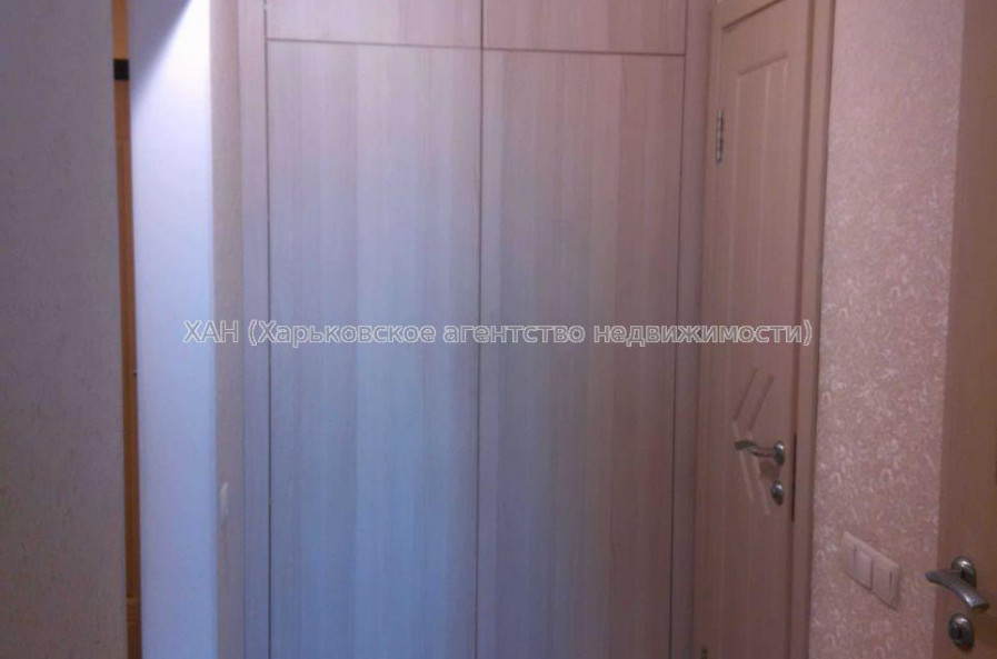 Продам квартиру, Владислава Зубенко ул. , 2  ком., 54 м², косметический ремонт 