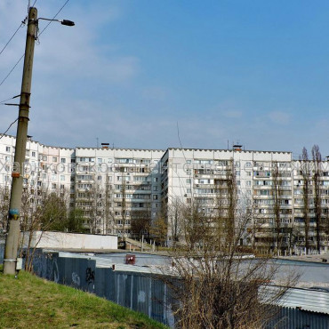 Продам квартиру, Владислава Зубенко ул. , 2 кім., 54 м², косметический ремонт 