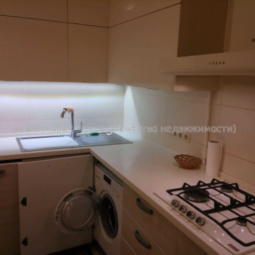 Продам квартиру, Владислава Зубенко ул. , 2 кім., 54 м², косметический ремонт 