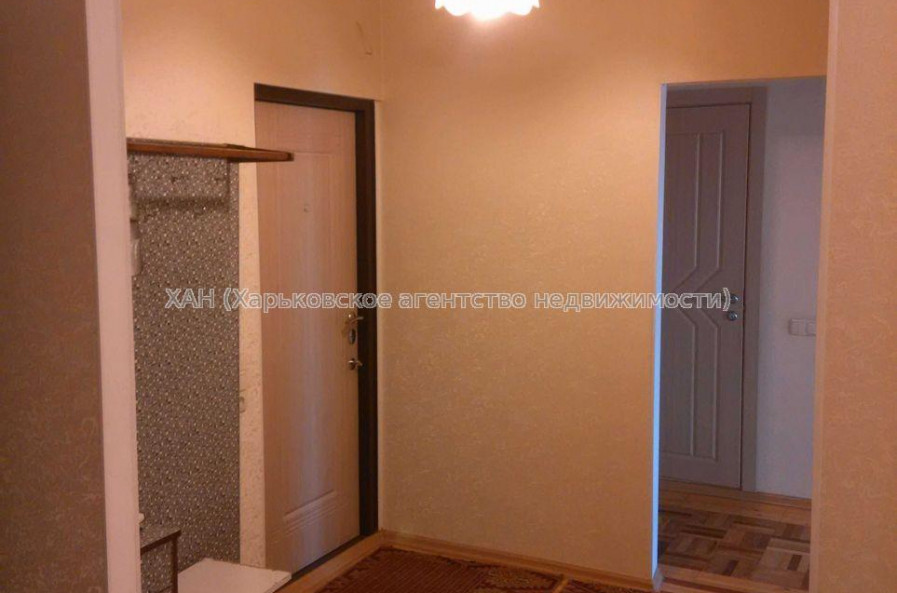 Продам квартиру, Владислава Зубенко ул. , 2 кім., 54 м², косметический ремонт 