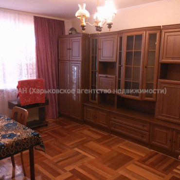 Продам квартиру, Владислава Зубенко ул. , 2 кім., 54 м², косметический ремонт 