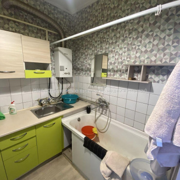 Продам квартиру, Сергея Орешкова ул. , 2  ком., 38 м², косметический ремонт 