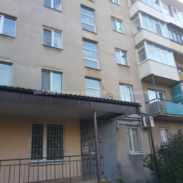 Продам квартиру, Крымская ул. , 2 кім., 47 м², советский ремонт 