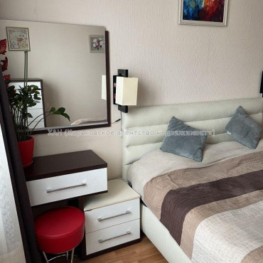 Продам квартиру, Тарасовская ул. , 3 кім., 64 м², капитальный ремонт 