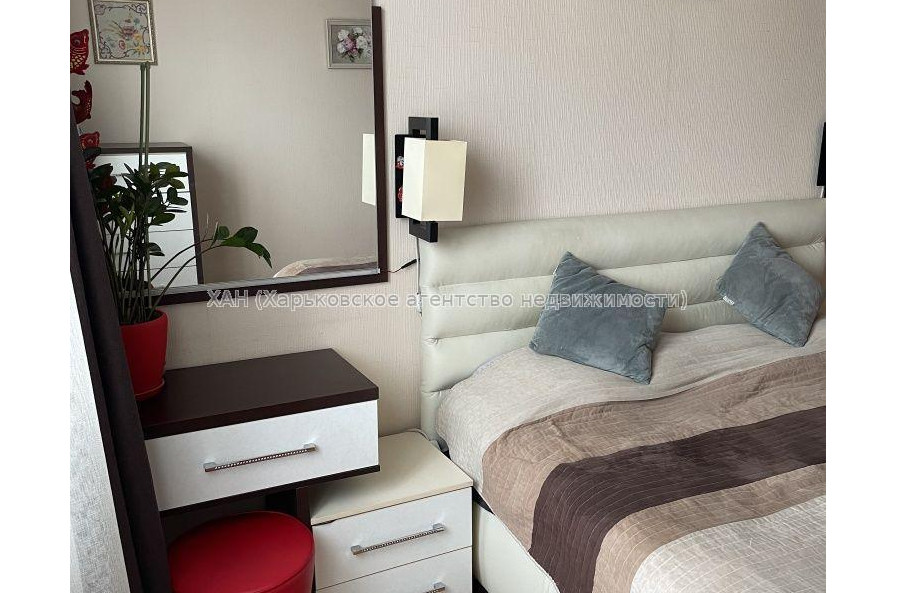 Продам квартиру, Тарасовская ул. , 3 кім., 64 м², капитальный ремонт 