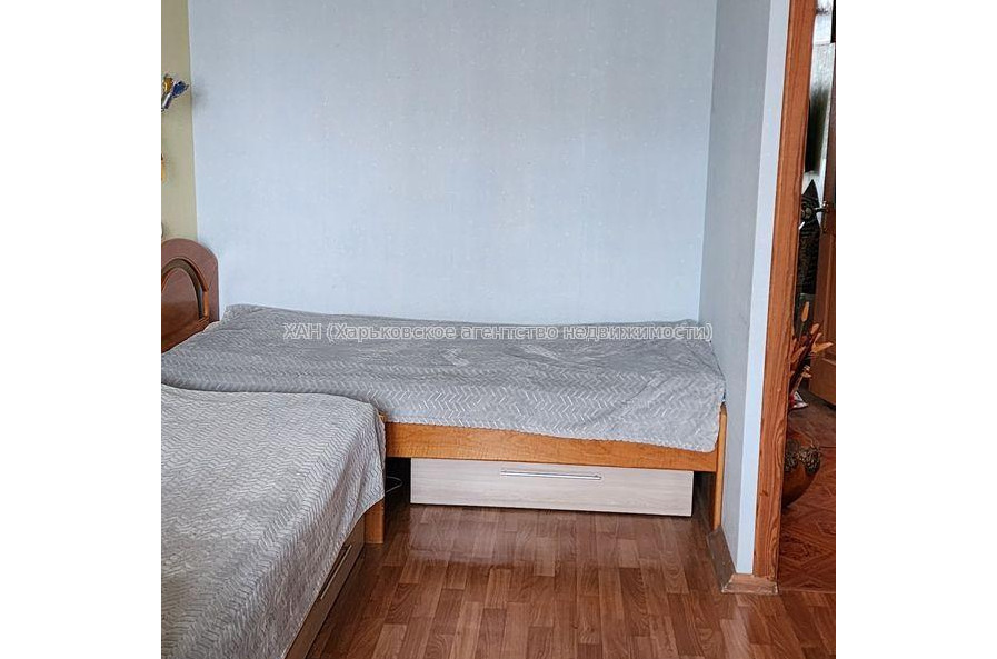 Продам квартиру, Тарасовская ул. , 3 кім., 64 м², капитальный ремонт 