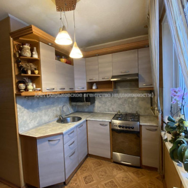 Продам квартиру, Тарасовская ул. , 3 кім., 64 м², капитальный ремонт 