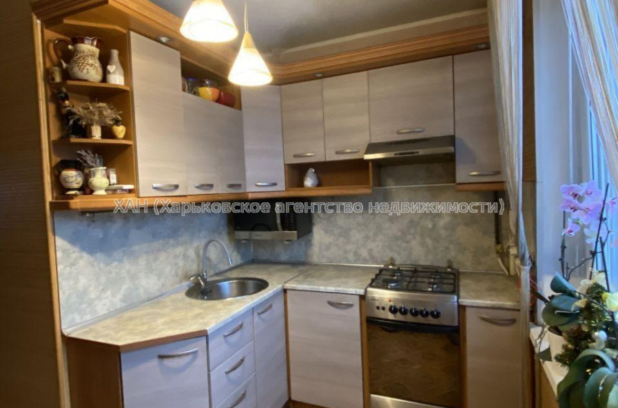 Продам квартиру, Тарасовская ул. , 3 кім., 64 м², капитальный ремонт 