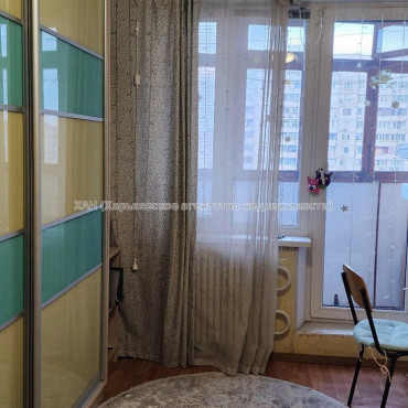 Продам квартиру, Фесенковский въезд , 3 кім., 64 м², капитальный ремонт 