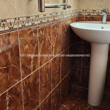 Продам квартиру, Тарасовская ул. , 3 кім., 64 м², капитальный ремонт 