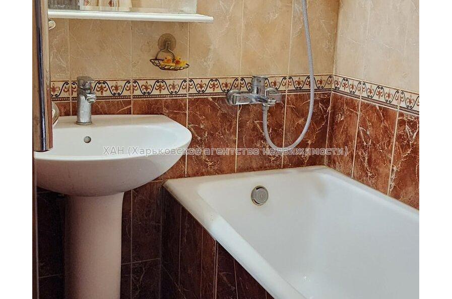 Продам квартиру, Фесенковский въезд , 3 кім., 64 м², капитальный ремонт 