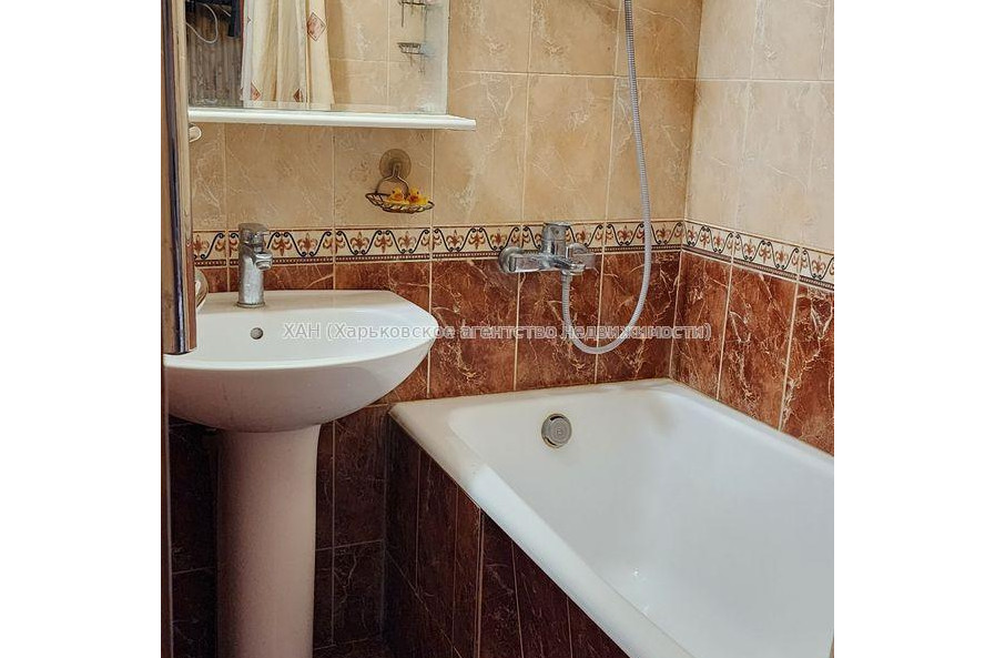 Продам квартиру, Тарасовская ул. , 3 кім., 64 м², капитальный ремонт 