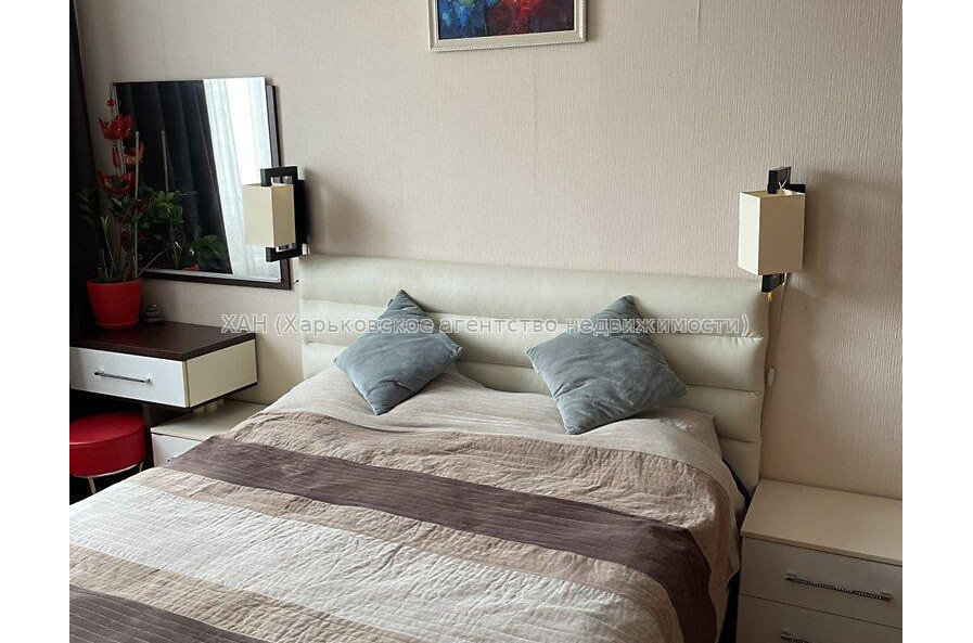 Продам квартиру, Фесенковский въезд , 3 кім., 64 м², капитальный ремонт 