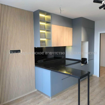 Продам квартиру, Льва Ландау просп. , 1  ком., 50.70 м², авторский дизайн 