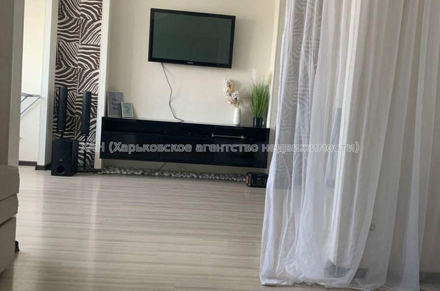 Продам квартиру, Ньютона ул. , 2 кім., 70 м², евроремонт 