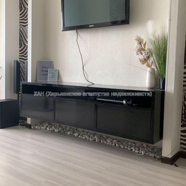 Продам квартиру, Ньютона ул. , 2 кім., 70 м², евроремонт 