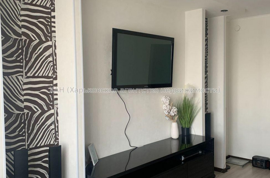 Продам квартиру, Ньютона ул. , 2 кім., 70 м², евроремонт 