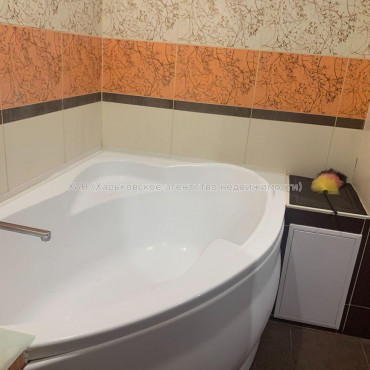 Продам квартиру, Ньютона ул. , 2 кім., 70 м², евроремонт 