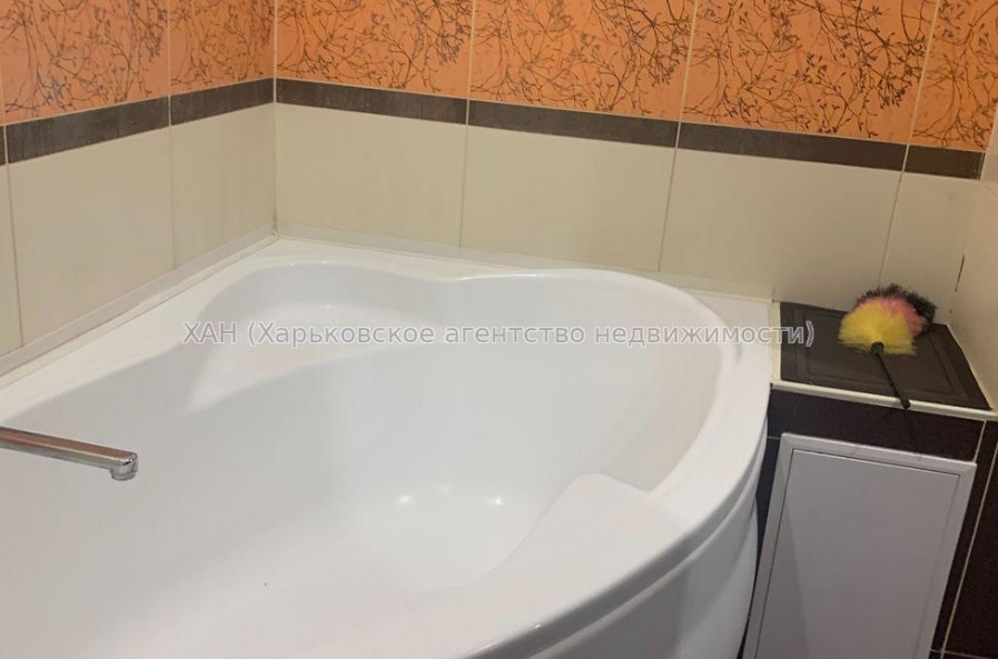 Продам квартиру, Ньютона ул. , 2 кім., 70 м², евроремонт 