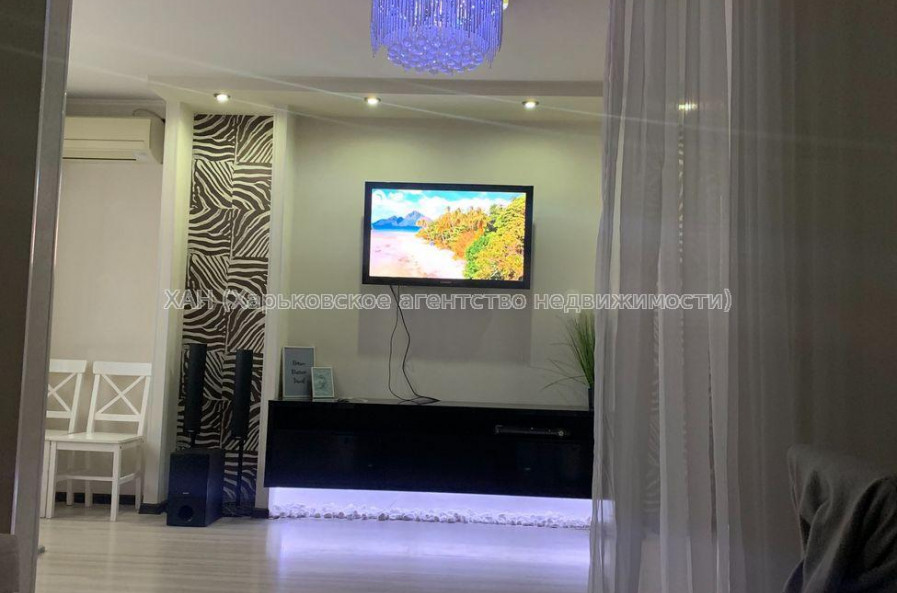 Продам квартиру, Ньютона ул. , 2 кім., 70 м², евроремонт 