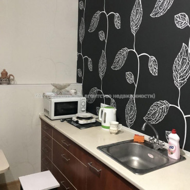 Продам квартиру, Аэрокосмический пр. , 1  ком., 16.40 м², капитальный ремонт 