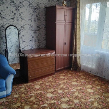 Продам квартиру, Валентиновская ул. , 1 кім., 27 м², косметический ремонт 