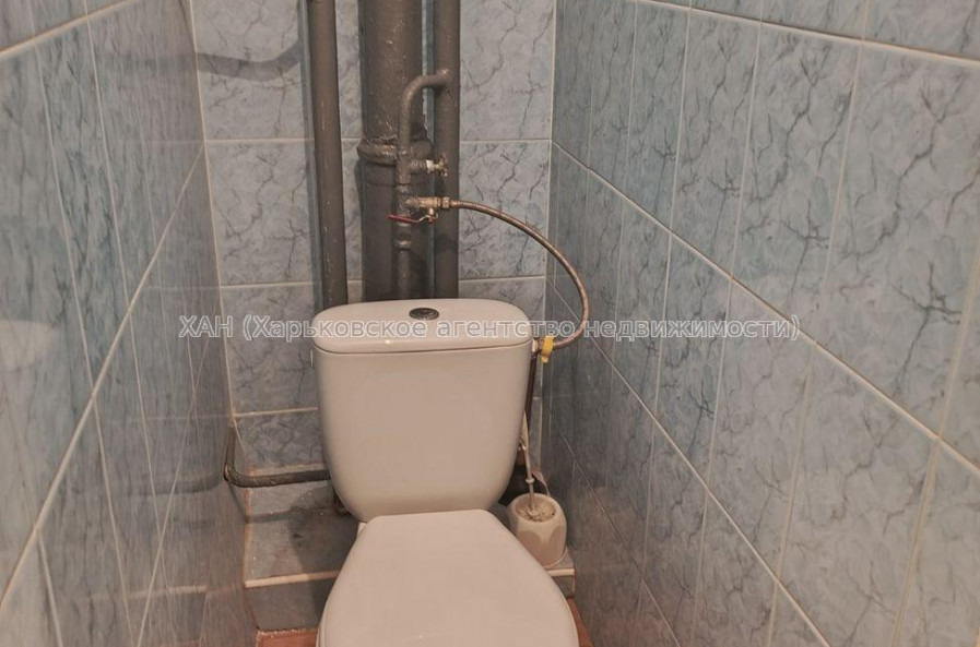 Продам квартиру, Валентиновская ул. , 1 кім., 27 м², косметический ремонт 