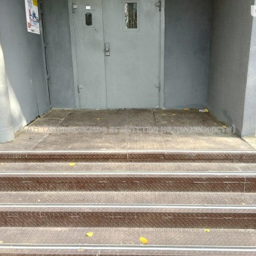 Продам квартиру, Валентиновская ул. , 1 кім., 27 м², косметический ремонт 