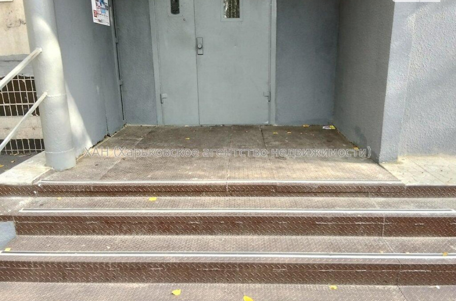 Продам квартиру, Валентиновская ул. , 1 кім., 27 м², косметический ремонт 