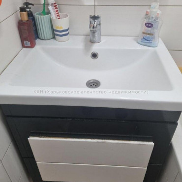 Продам квартиру, Валентиновская ул. , 2  ком., 46.20 м², капитальный ремонт 