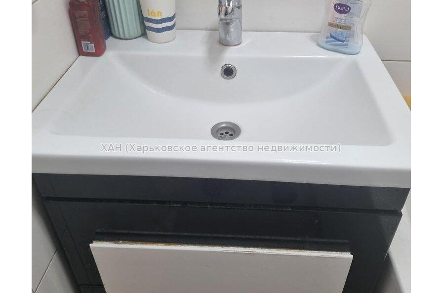 Продам квартиру, Валентиновская ул. , 2  ком., 46.20 м², капитальный ремонт 