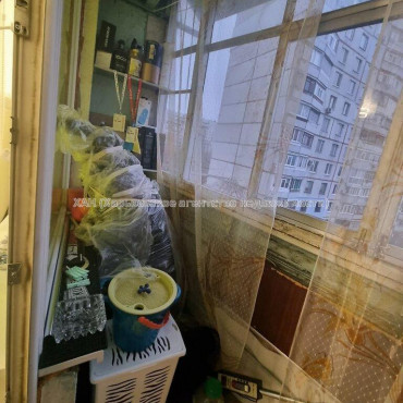 Продам квартиру, Валентиновская ул. , 2  ком., 46.20 м², капитальный ремонт 