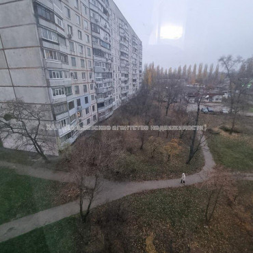 Продам квартиру, Валентиновская ул. , 2  ком., 46.20 м², капитальный ремонт 