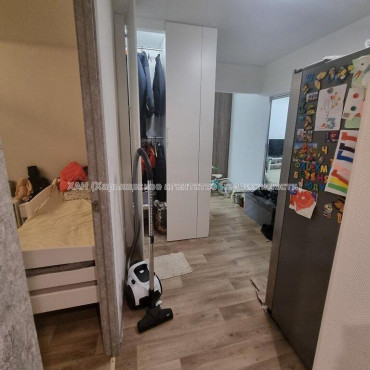 Продам квартиру, Валентиновская ул. , 2  ком., 46.20 м², капитальный ремонт 