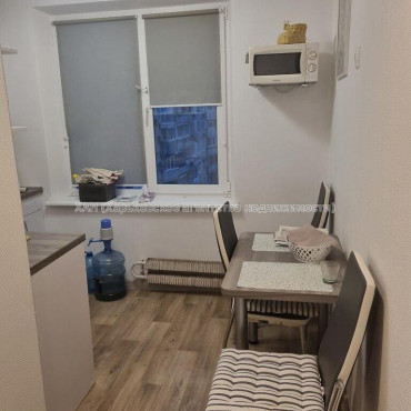 Продам квартиру, Валентиновская ул. , 2  ком., 46.20 м², капитальный ремонт 