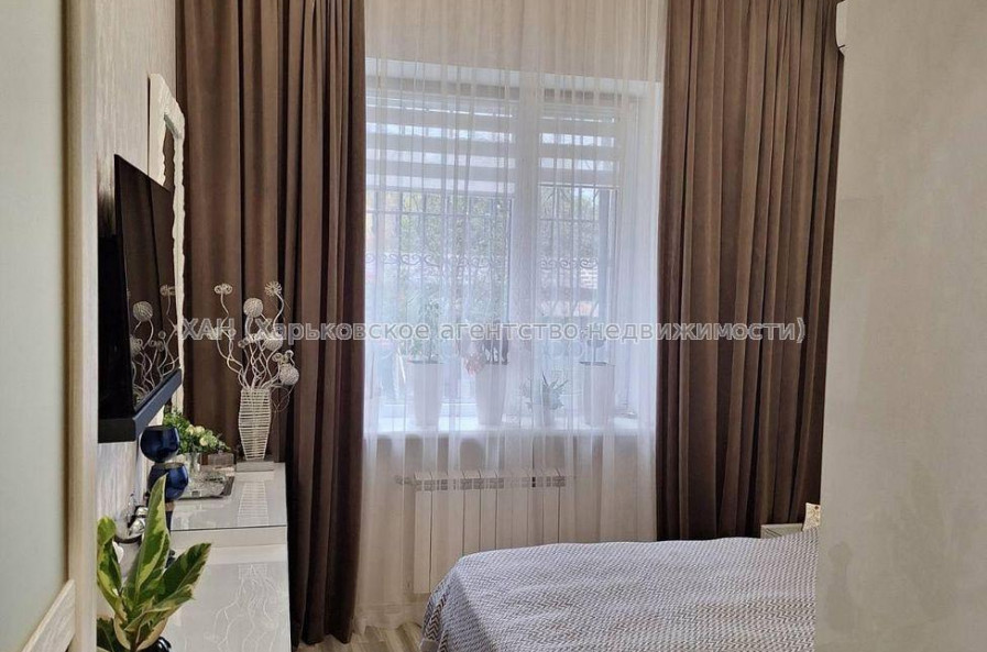 Продам квартиру, Залютинская ул. , 2  ком., 56 м², евроремонт 