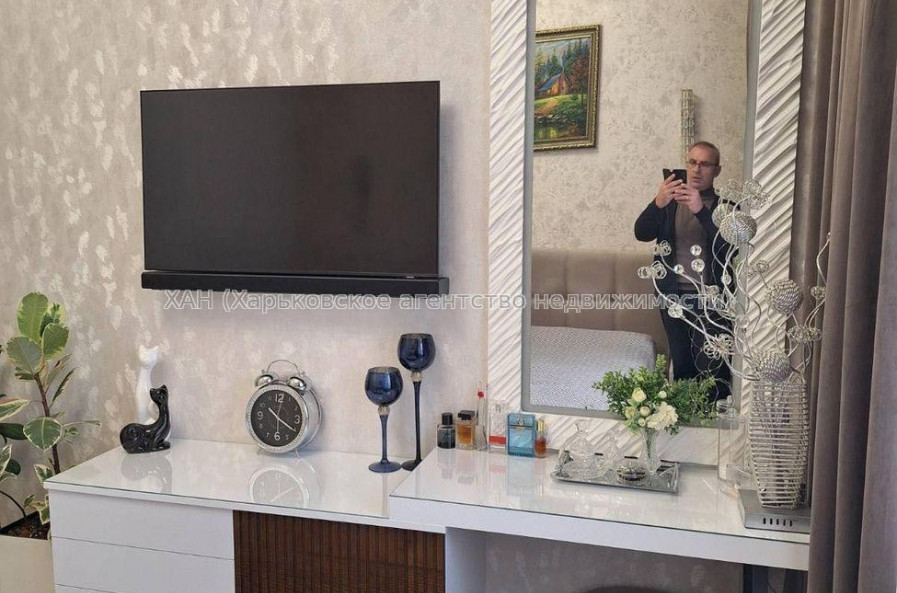 Продам квартиру, Залютинская ул. , 2  ком., 56 м², евроремонт 