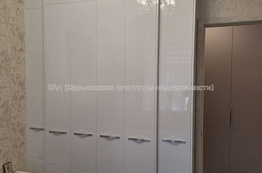 Продам квартиру, Залютинская ул. , 2  ком., 56 м², евроремонт 