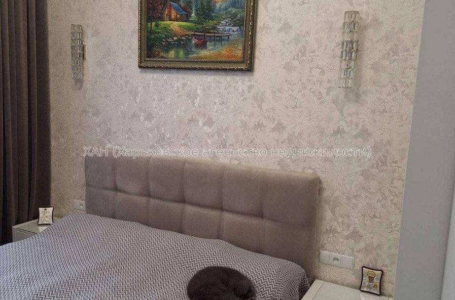 Продам квартиру, Залютинская ул. , 2  ком., 56 м², евроремонт 