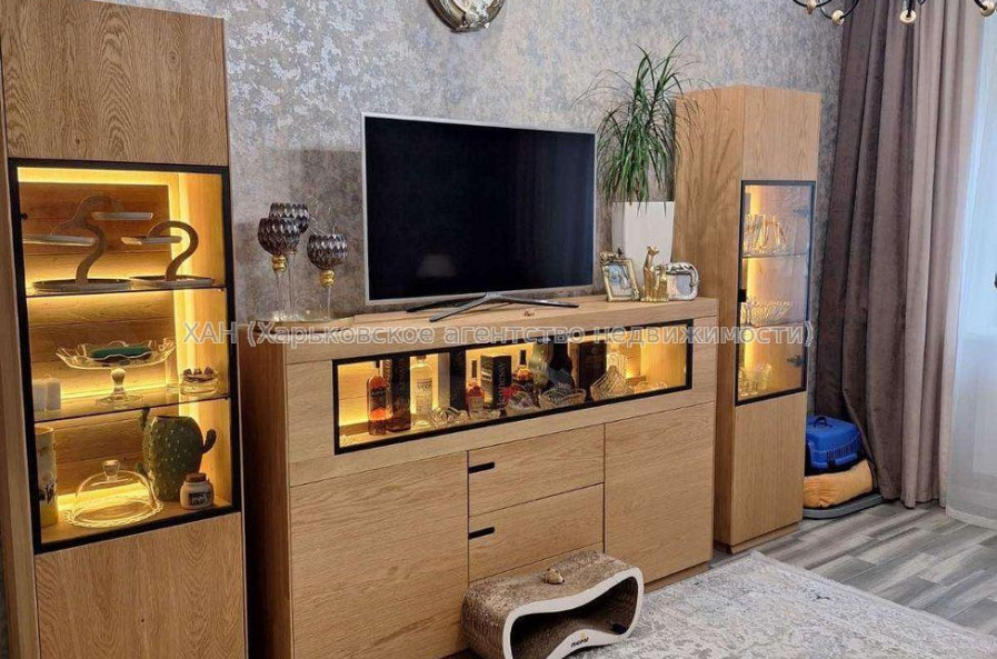 Продам квартиру, Залютинская ул. , 2  ком., 56 м², евроремонт 