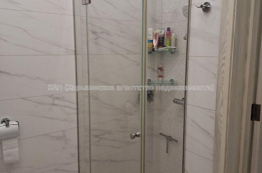 Продам квартиру, Залютинская ул. , 2  ком., 56 м², евроремонт 