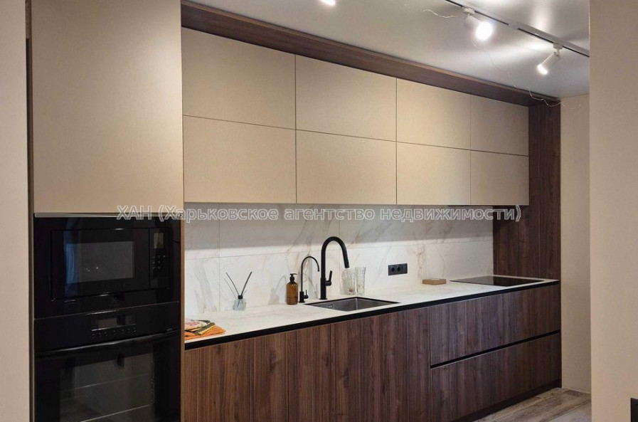 Продам квартиру, Героев Харькова просп. , 2 кім., 65 м², евроремонт 