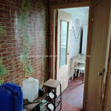 Продам квартиру, Мира ул. , 2  ком., 45.50 м², советский ремонт 