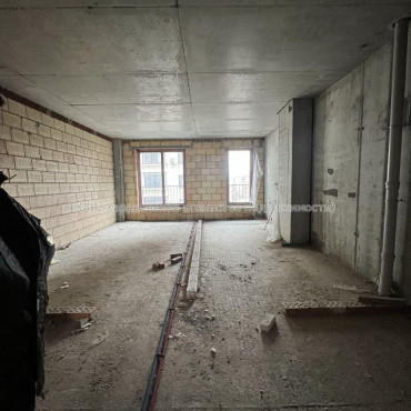 Продам квартиру, Свободы ул. , 2 кім., 75 м², без внутренних работ 