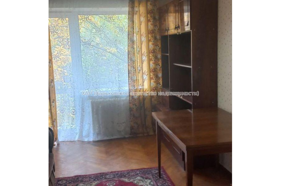 Продам квартиру, Защитников Неба ул. , 1 кім., 32 м², косметический ремонт 