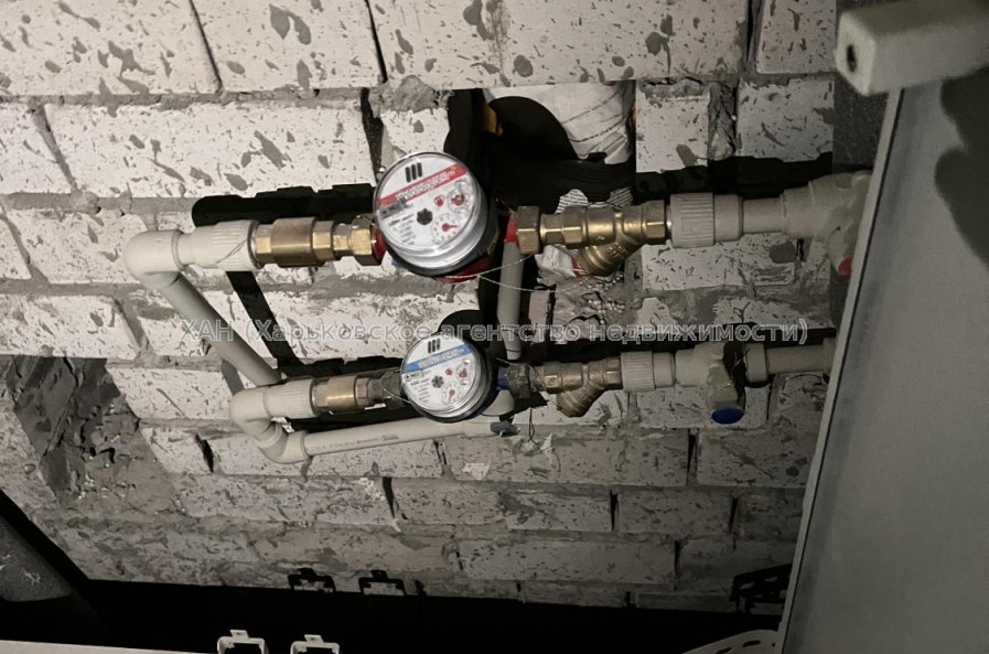 Продам квартиру, Льва Ландау просп. , 52Л , 1 кім., 40 м², без отделочных работ 